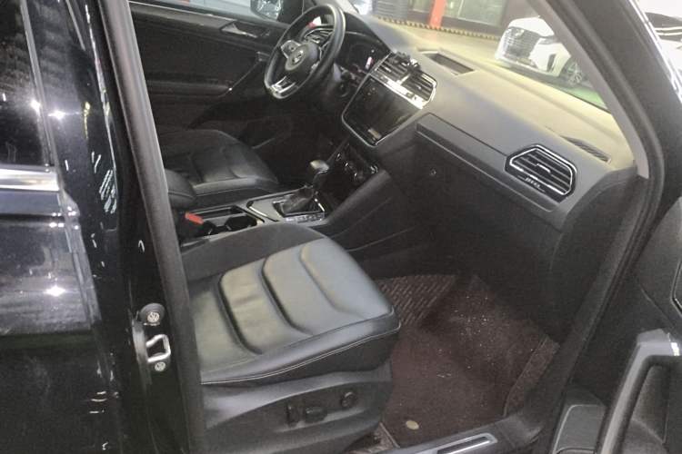 Used Volkswagen Tiguan L 2021 330TSI Automatic Two-Wheel Drive R-Line Enhanced Edition
