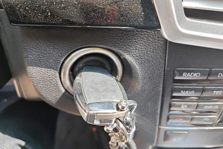 Used Mercedes-Benz E-Class 2009 E 300 Fashion Model Vehicle Key