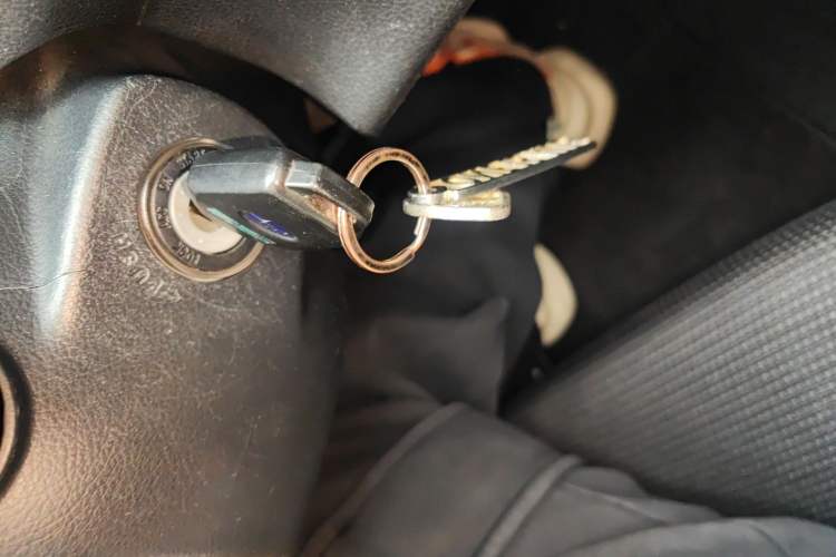 Used Subaru Outback 2015 2.5i Classic Edition Vehicle Key