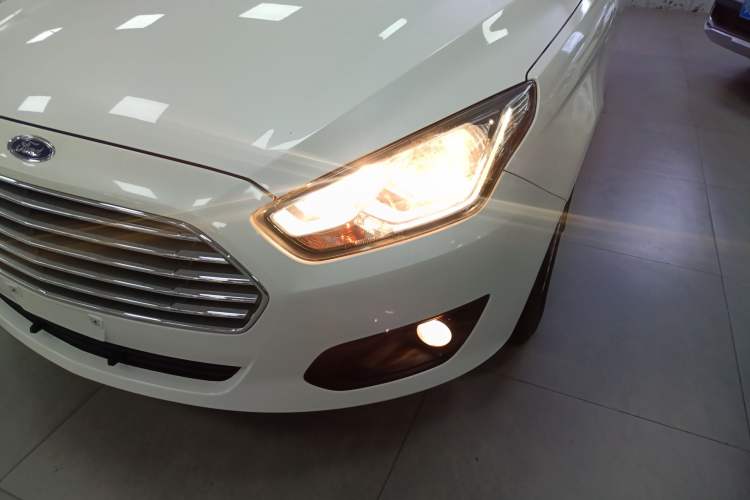Used Ford Escort 2015 1.5L Manual Comfort Model Left Front Headlight
