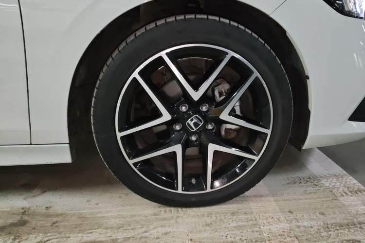 Used Honda Civic 2023 2.0L eHEV Swift Edition Right Front Wheel Hub