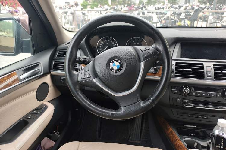 Used BMW X5 2011 xDrive35i Luxury Model

