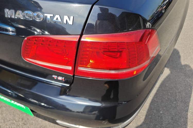 Used Volkswagen Magotan 2015 Revised Version 2.0 TSI Luxury Edition
