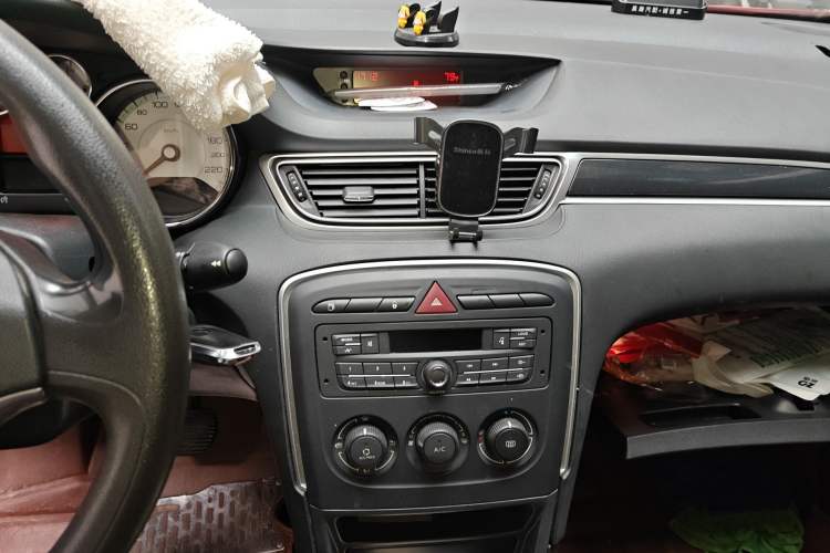 Used Peugeot 308 2014 Enjoy Edition Classic 1.6L Automatic Premium Model Audio And AC Panel