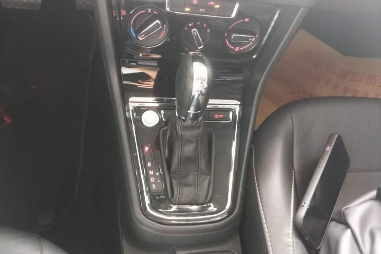 Used Volkswagen Bora 2018 1.5L Automatic Comfort Model Gear Lever