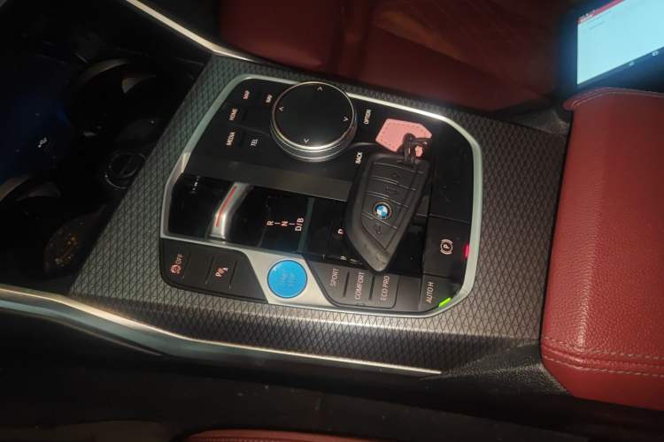 Used BMW i3 2024 eDrive 40 L Midnight Edition
