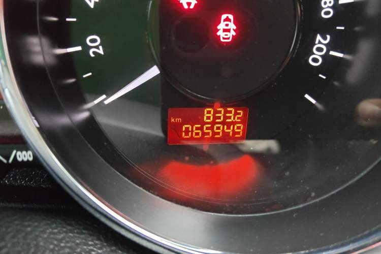 Used Peugeot 3008 2015 2.0L Automatic Classic Edition