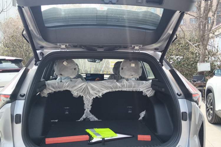 Used Geely Auto Emgrand X7 Sport 2026 Model 1.5TD Aspirational Trunk