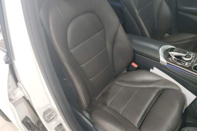 Used Mercedes-Benz GLC 2017 GLC 260 4MATIC Luxury Model