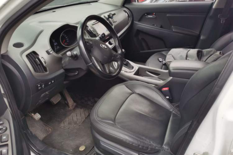 Used Kia Sportage R 2015 2.0L Automatic Two-Wheel Drive DLX Model
