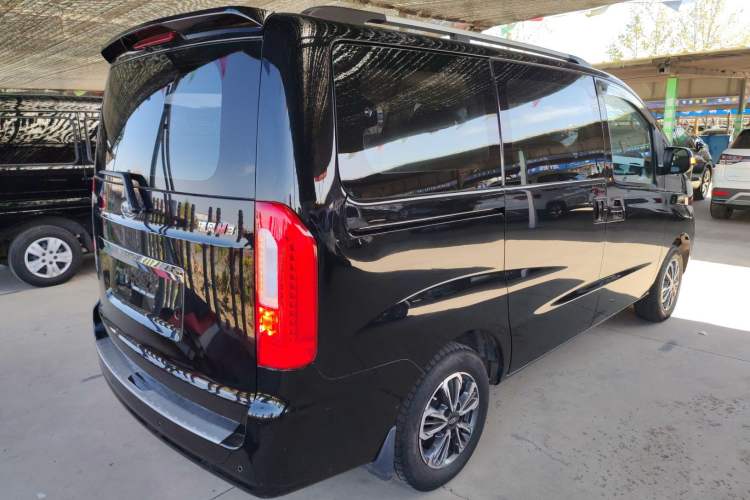 Used JAC Refine M3 2022 1.8L 7-seat Standard Edition Rear Right 45 Deg