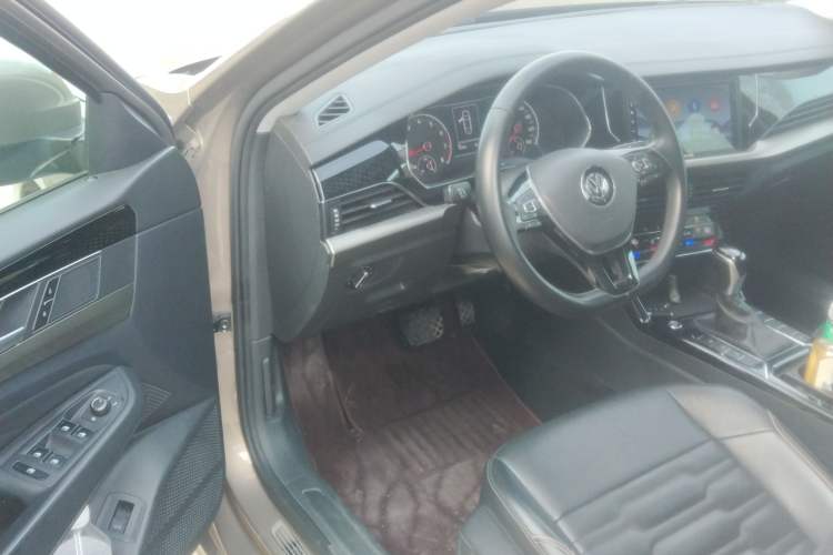 Used Volkswagen Passat 2020 330TSI Elite Edition China VI Driver Seat