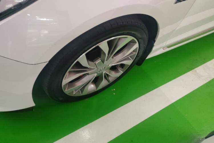 Used Hyundai Sonata 2015 1.6T DLX Prestige Model Left Front Wheel Hub