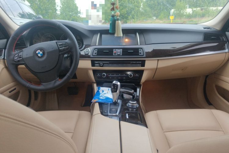 Used BMW 5 Series 2014 525Li Leading Model
