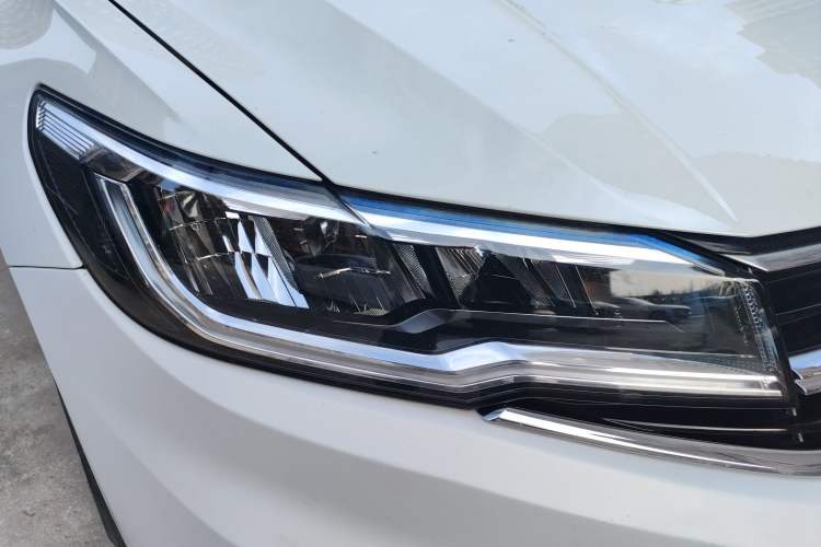 Used Volkswagen Bora 2019 Revised Version 1.5L Automatic Elite Edition China V Standard Right Front Headlight