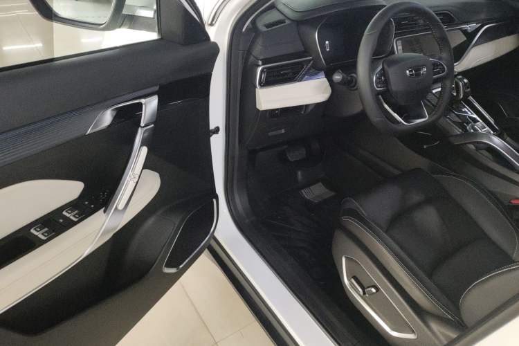 Used Geely Auto Emgrand X7 Sport 2022 Boyue X 1.8TD DCT ZhiZun Edition
