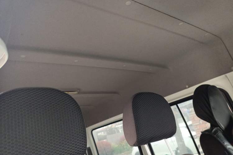 Used JMC Transit 2019 2.8T Commercial Version Short Wheelbase Mid-Roof 6-Seater China VI JX493 Headliner