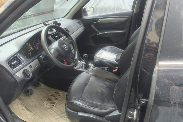 Used Volkswagen Lavida 2013 Restyled Classic 1.6L Manual Comfort Edition