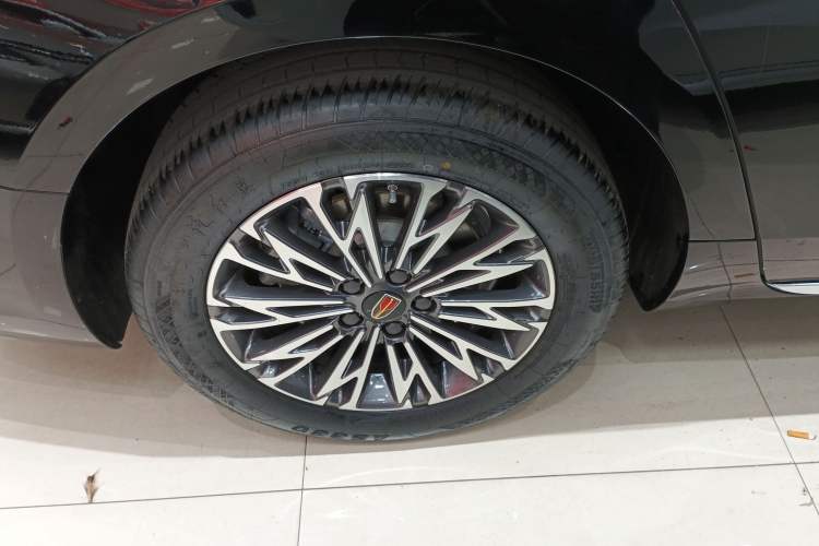 Used Hongqi H5 2025 2.0T Automatic Flag Edition – 500 000 Units Commemorative Version