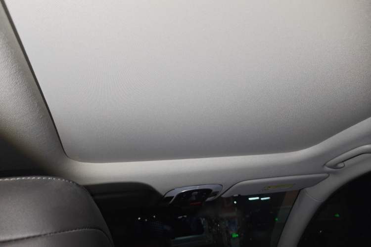 Used Hyundai ix35 2023 Musso 2.0L Deluxe Edition DLX
