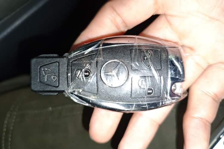 Used Mercedes-Benz V-Class 2021 V 260 Avantgarde Edition
