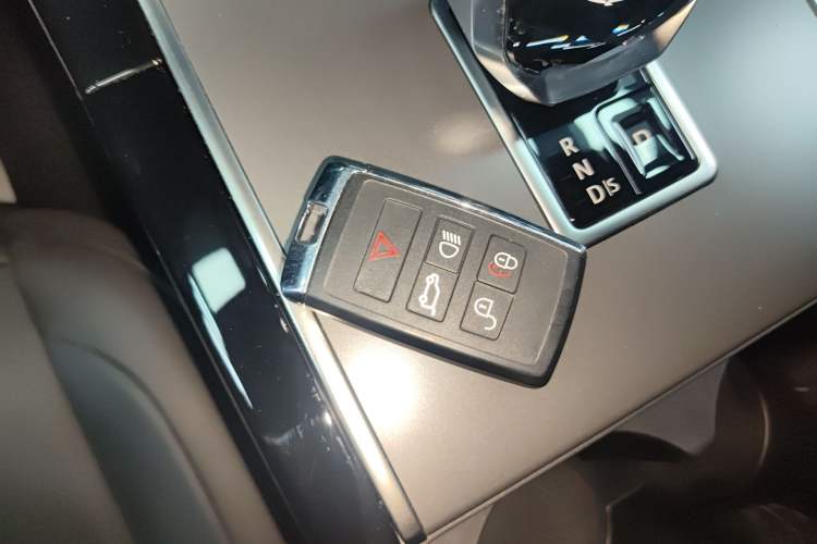 Used Land Rover Range Rover Velar 2024 Dynamic SE