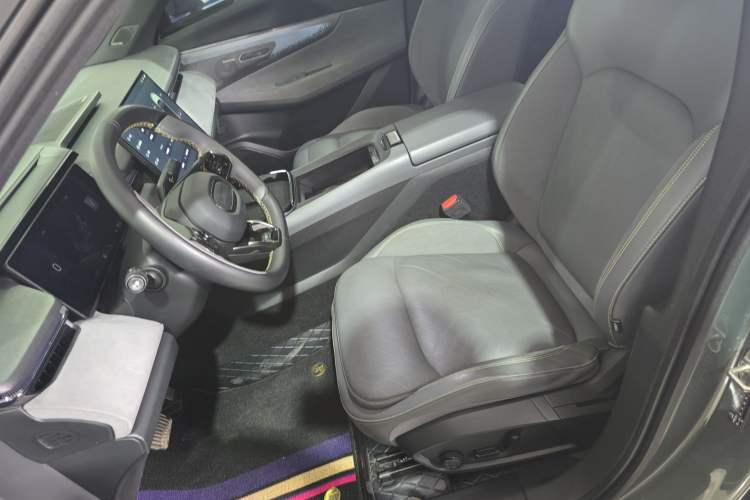 Used Lynk & Co 08 EM-P 2023 220 km Limited-Time Edition Left Front Seat