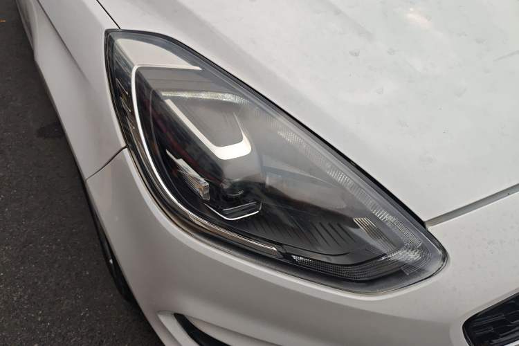 Used Ford Escort 2019 Revised Version 1.5L Automatic Enjoyment Type China VI Standard Right Front Headlight