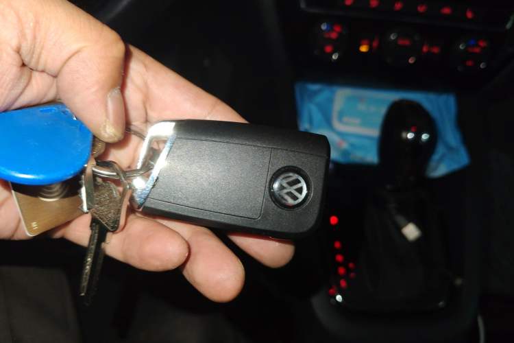 Used Volkswagen Sagitar 2015 230TSI Automatic Luxury Model
