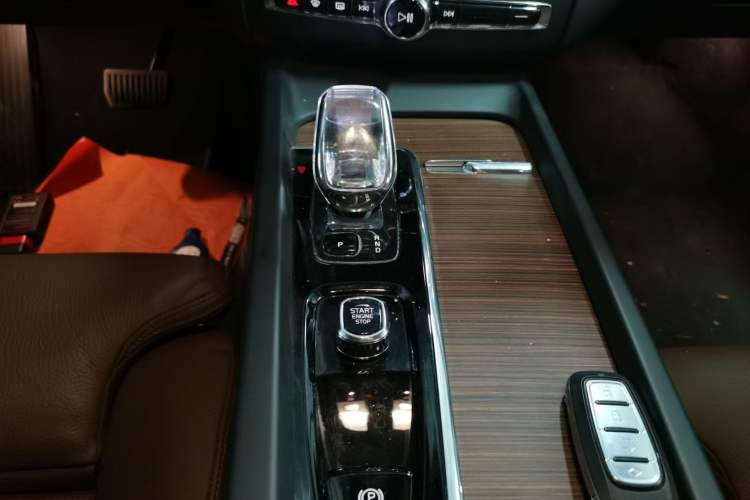 Used Volvo XC60 2024 B5 4x4 Smart Luxury Edition
