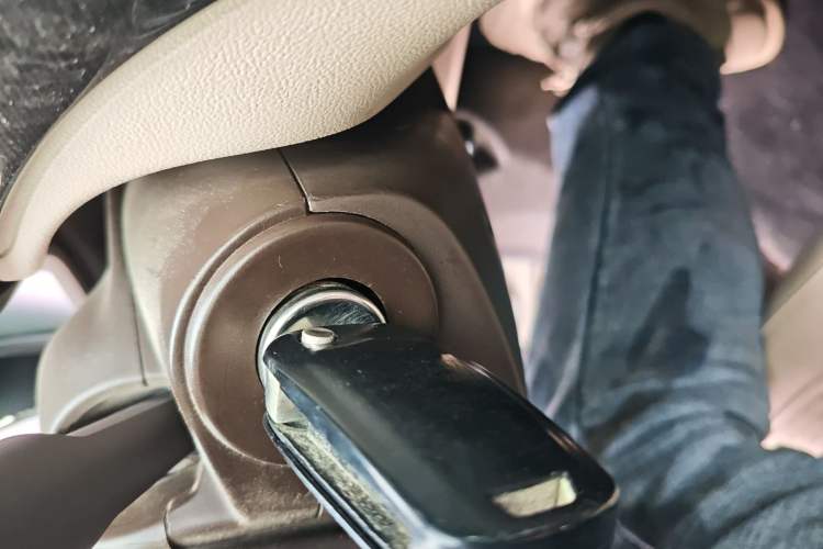 Used Buick Regal 2014 2.0L Leading Fashion Edition Vehicle Key