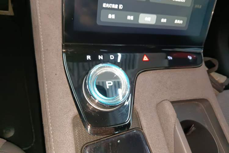 Used VOYAH PASSION 2024 PHEV Four-Wheel Drive Ultra-Long Range Flagship Model