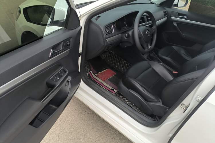 Used Volkswagen Lavida 2018 Classic 1.5L Automatic Fashion Edition China VI Standard
