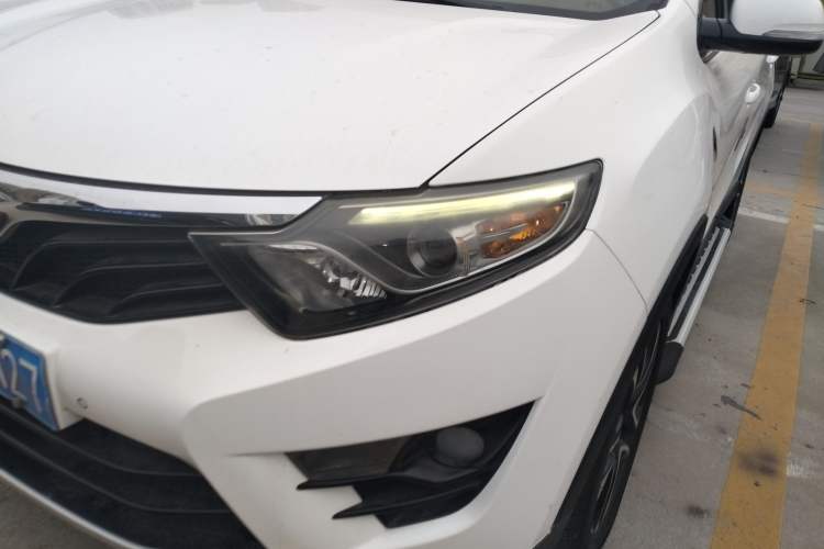 Used Soueast DX7 2017 1.5T Manual Triumph Edition Left Front Headlight