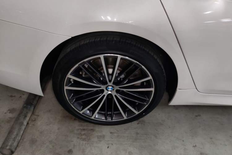 Used BMW 5 Series 2020 530Li Leading Model M Sport Package Right Rear Wheel Hub