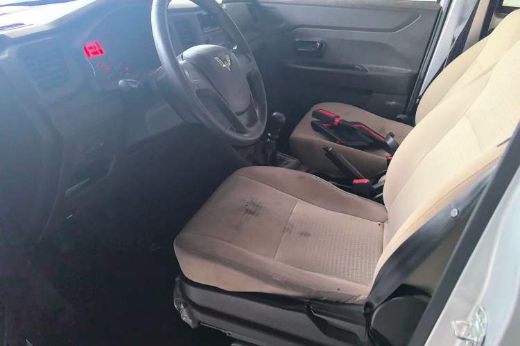 Used Wuling Hongguang V 2019 1.5L Jingqu Version China VI LAR Left Front Seat