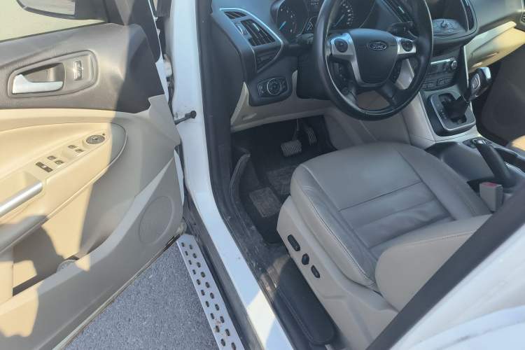 Used Ford Kuga 2013 2.0L GTDi Four-Wheel-Drive Elite Model
