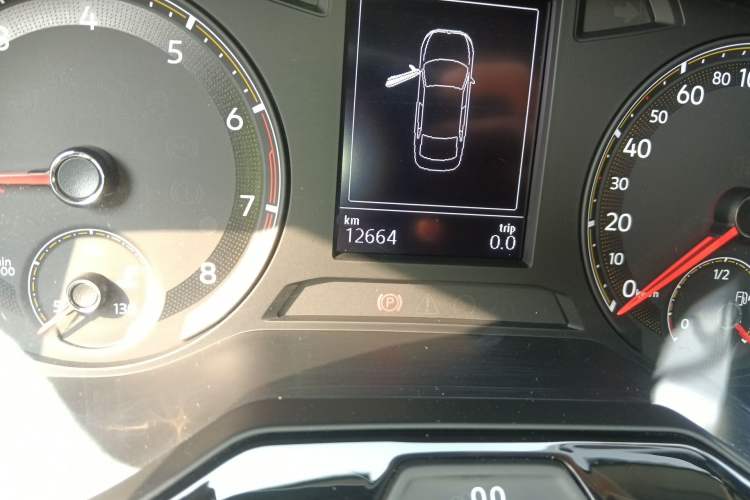 Used Volkswagen Bora 2021 1.5L Automatic Fashionable Smart Connectivity Version Odometer Close Up