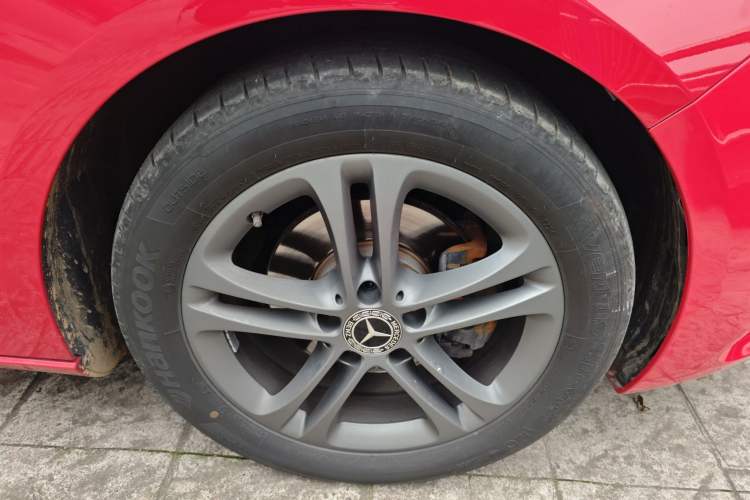 Used Mercedes-Benz B-Class 2020 B 180 Right Front Wheel Hub