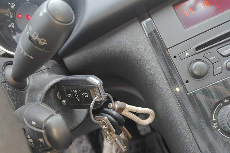 Used Peugeot 3008 2015 1.6THP Automatic Classic Edition
