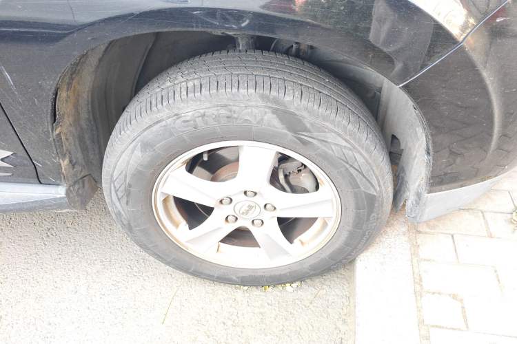 Used BYD S6 2014 1.5TI Manual Luxury 5-Seater Right Front Wheel Hub