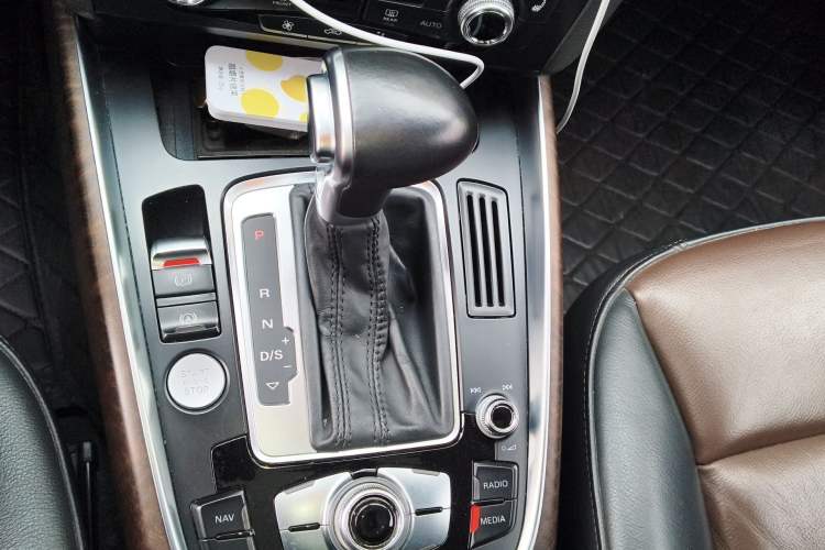 Used Audi Q5 2016 40 TFSI Comfort Model Gear Lever