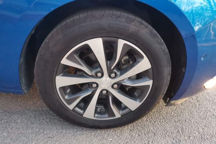 Used Buick Excelle GX 2018 18T Automatic Flagship Model Right Front Wheel Hub