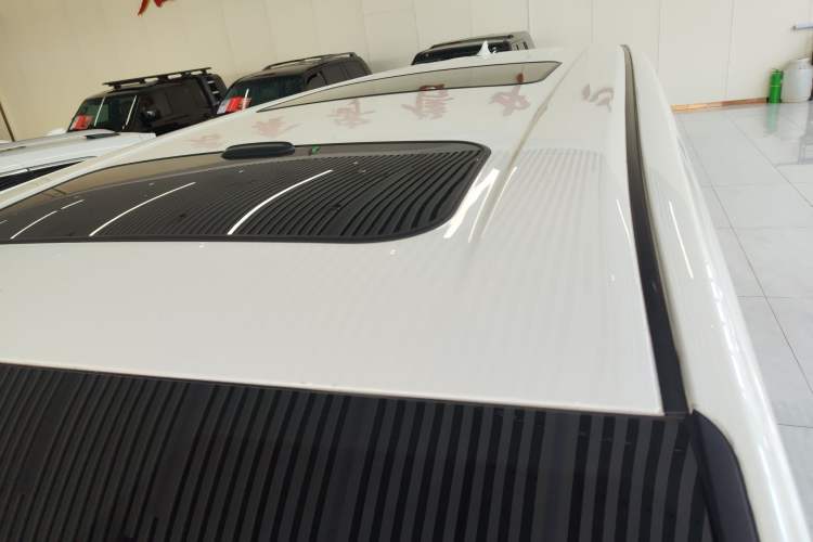 Used Toyota Vellfire 2023 Crown Dual-Engine 2.5L HV Luxury Edition