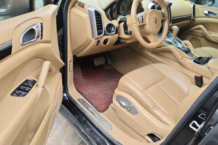 Used Porsche Cayenne 2011 Cayenne S Hybrid 3.0T Driver Seat