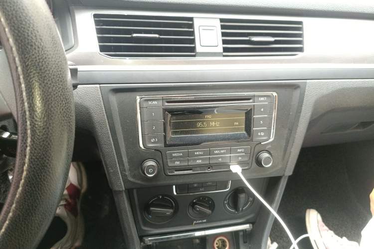 Used Volkswagen Bora 2016 1.6L Manual Fashion Edition
