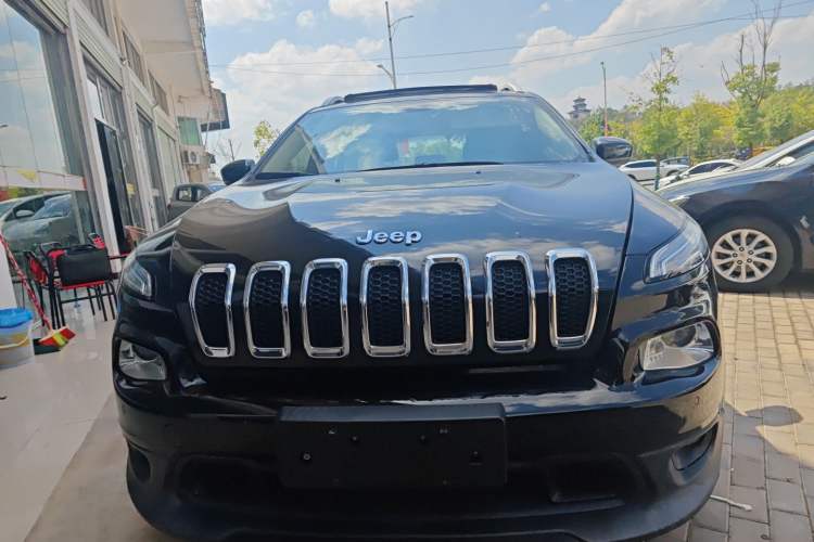 Used Jeep Cherokee 2016 2.4L Leading Smart Version