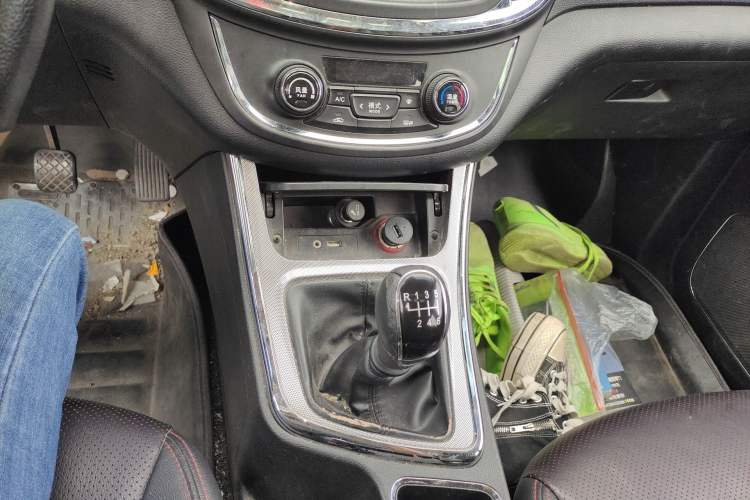 Used Baojun 560 2016 1.8L Manual Luxury Edition