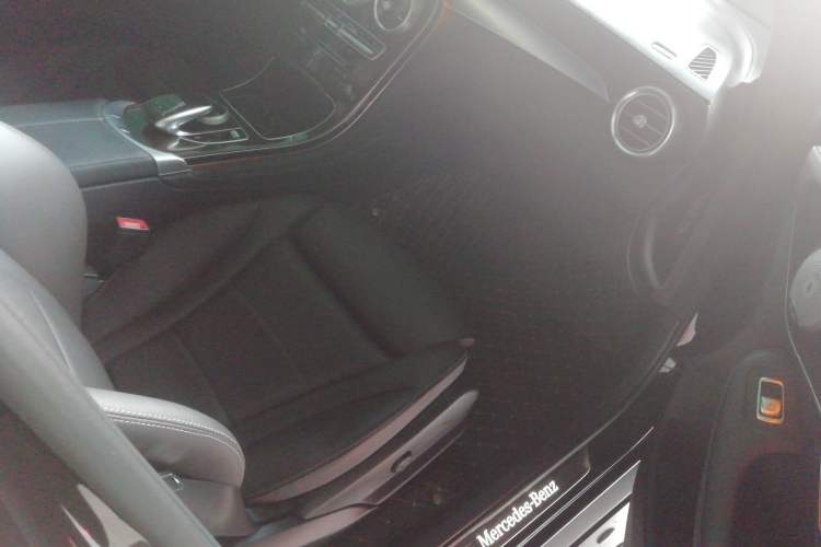 Used Mercedes-Benz GLC 2019 Facelift GLC 260 L 4MATIC Luxury Model
