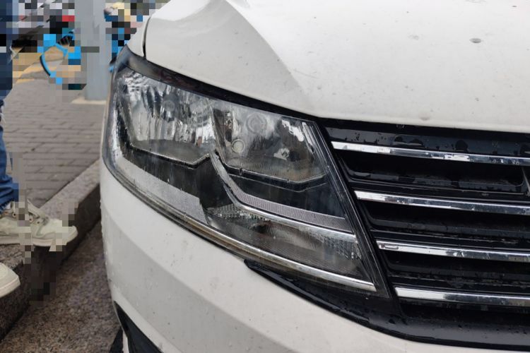 Used Volkswagen Lavida 2018 Classic 1.5L Automatic Fashion Edition China VI Standard Right Front Headlight